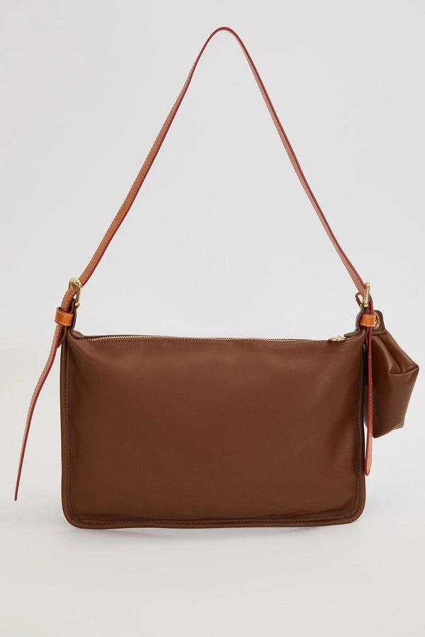 Levidor Charm Aksesuar Detaylı Baget Çanta - Kahve (930885)