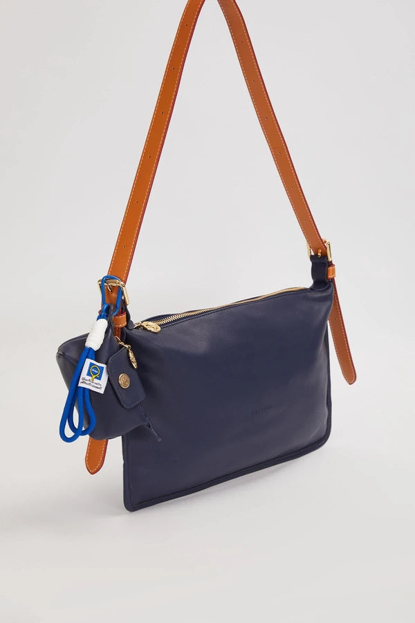 Levidor Charm Aksesuar Detaylı Baget Çanta - Mavi (930885)